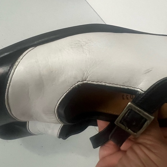 John Fluevog Sandra Mary Jane 9.5 BlackWhite Leather Retro Fellowship Collection - Picture 13 of 13